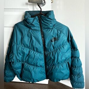 NIKE PUFFER JACKET
